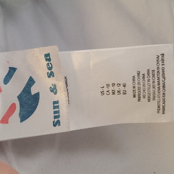 2 Bikini Tops L - Picture 3 of 3